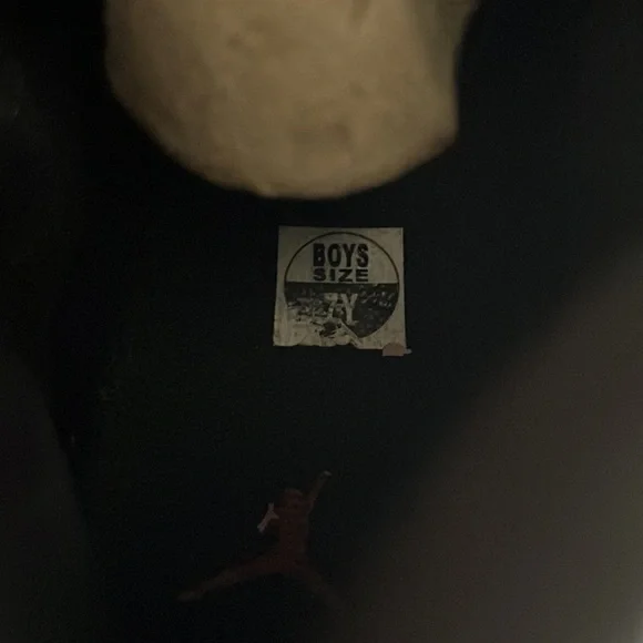 Used Air Jordan 11 Retro ‘72-10’ - Picture 7 of 7